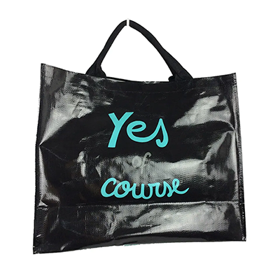Bolso laminado tejido con asas dobles